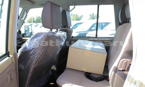 Buy Import Toyota Land Cruiser Beige Car in Import - Dubai in Baa Buy Import Toyota Land Cruiser Beige Car in Import - Dubai in Baa