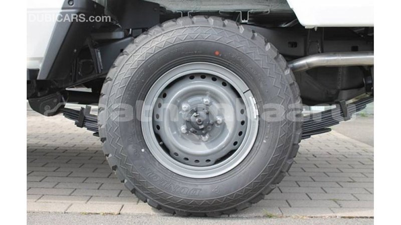 Big with watermark toyota land cruiser baa import dubai 2540