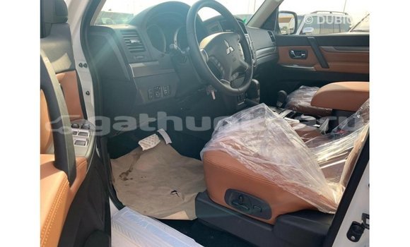 Buy Import Mitsubishi Pajero White Car in Import - Dubai in Baa Buy Import Mitsubishi Pajero White Car in Import - Dubai in Baa