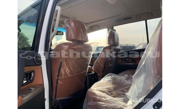 Buy Import Mitsubishi Pajero White Car in Import - Dubai in Baa Buy Import Mitsubishi Pajero White Car in Import - Dubai in Baa