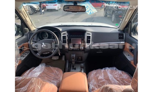 Buy Import Mitsubishi Pajero White Car in Import - Dubai in Baa Buy Import Mitsubishi Pajero White Car in Import - Dubai in Baa