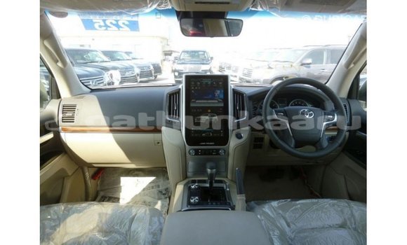 Buy Import Toyota Land Cruiser White Car in Import - Dubai in Baa Buy Import Toyota Land Cruiser White Car in Import - Dubai in Baa