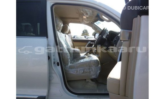 Buy Import Toyota Land Cruiser White Car in Import - Dubai in Baa Buy Import Toyota Land Cruiser White Car in Import - Dubai in Baa