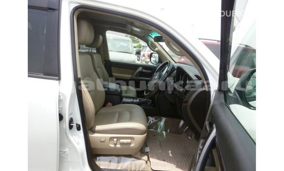 Buy Import Toyota Land Cruiser White Car in Import - Dubai in Baa Buy Import Toyota Land Cruiser White Car in Import - Dubai in Baa