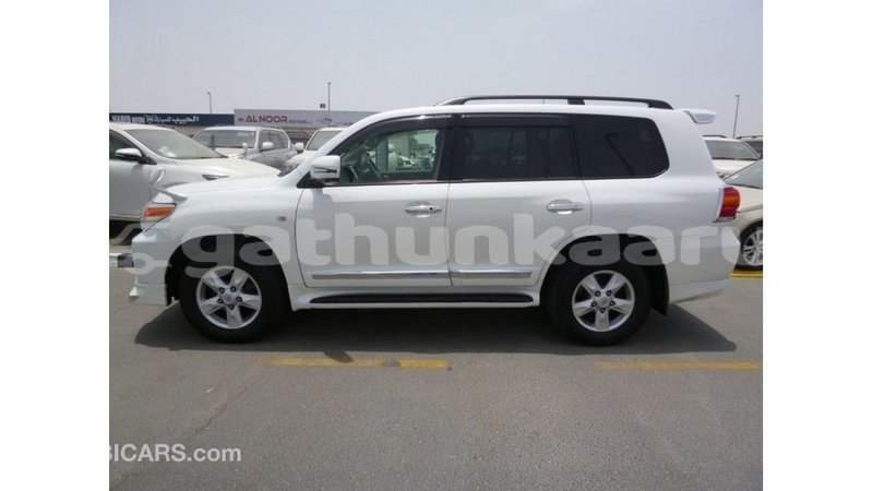 Big with watermark toyota land cruiser baa import dubai 2558
