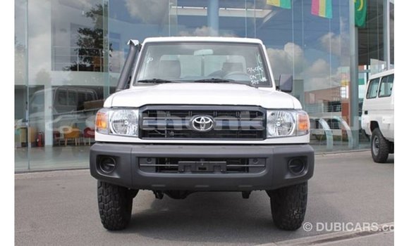 Buy Import Toyota Land Cruiser White Car in Import - Dubai in Baa Buy Import Toyota Land Cruiser White Car in Import - Dubai in Baa
