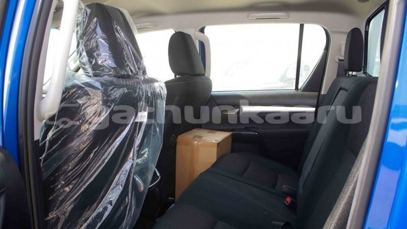 Big with watermark toyota hilux baa import dubai 2560