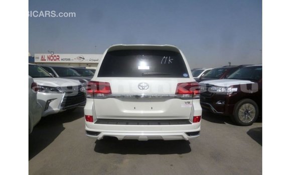 Buy Import Toyota Land Cruiser White Car in Import - Dubai in Baa Buy Import Toyota Land Cruiser White Car in Import - Dubai in Baa