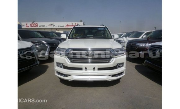 Buy Import Toyota Land Cruiser White Car in Import - Dubai in Baa Buy Import Toyota Land Cruiser White Car in Import - Dubai in Baa
