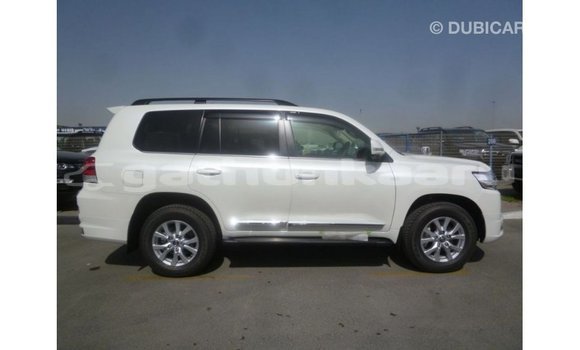 Buy Import Toyota Land Cruiser White Car in Import - Dubai in Baa Buy Import Toyota Land Cruiser White Car in Import - Dubai in Baa