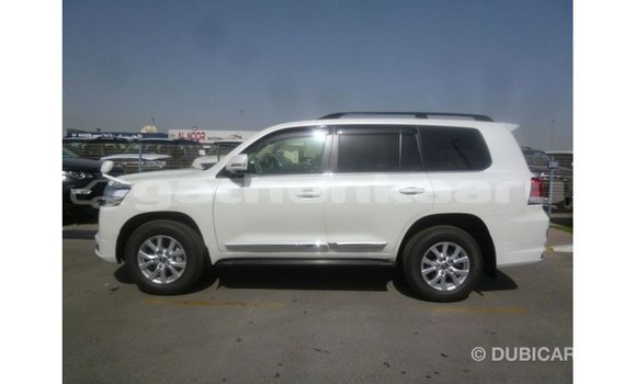 Buy Import Toyota Land Cruiser White Car in Import - Dubai in Baa Buy Import Toyota Land Cruiser White Car in Import - Dubai in Baa