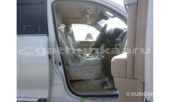 Buy Import Toyota Land Cruiser White Car in Import - Dubai in Baa Buy Import Toyota Land Cruiser White Car in Import - Dubai in Baa