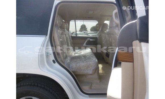 Buy Import Toyota Land Cruiser White Car in Import - Dubai in Baa Buy Import Toyota Land Cruiser White Car in Import - Dubai in Baa