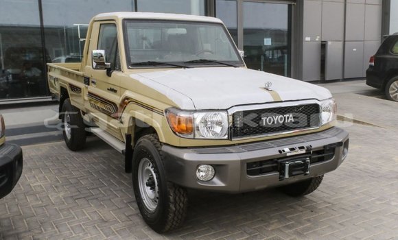 Buy Import Toyota Land Cruiser Beige Car in Import - Dubai in Baa Buy Import Toyota Land Cruiser Beige Car in Import - Dubai in Baa