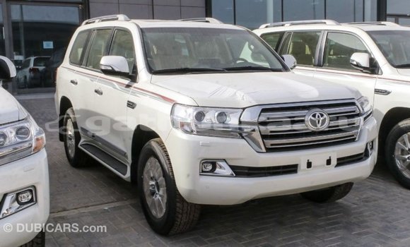 Buy Import Toyota Land Cruiser White Car in Import - Dubai in Baa Buy Import Toyota Land Cruiser White Car in Import - Dubai in Baa