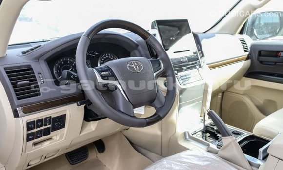 Buy Import Toyota Land Cruiser White Car in Import - Dubai in Baa Buy Import Toyota Land Cruiser White Car in Import - Dubai in Baa
