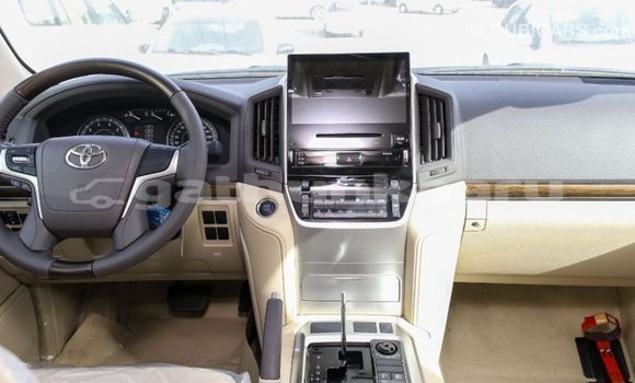 Buy Import Toyota Land Cruiser White Car in Import - Dubai in Baa Buy Import Toyota Land Cruiser White Car in Import - Dubai in Baa