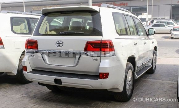 Buy Import Toyota Land Cruiser White Car in Import - Dubai in Baa Buy Import Toyota Land Cruiser White Car in Import - Dubai in Baa