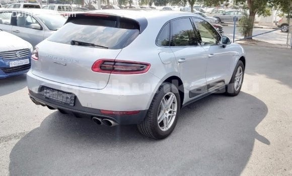 Buy Import Porsche Macan Other Car in Import - Dubai in Baa Buy Import Porsche Macan Other Car in Import - Dubai in Baa