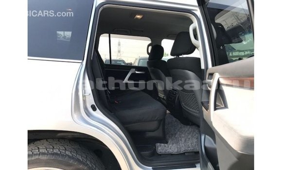 Buy Import Toyota Land Cruiser Other Car in Import - Dubai in Baa Buy Import Toyota Land Cruiser Other Car in Import - Dubai in Baa