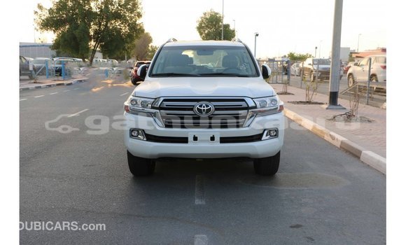 Buy Import Toyota Land Cruiser White Car in Import - Dubai in Baa Buy Import Toyota Land Cruiser White Car in Import - Dubai in Baa