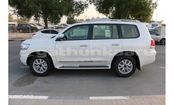 Buy Import Toyota Land Cruiser White Car in Import - Dubai in Baa Buy Import Toyota Land Cruiser White Car in Import - Dubai in Baa