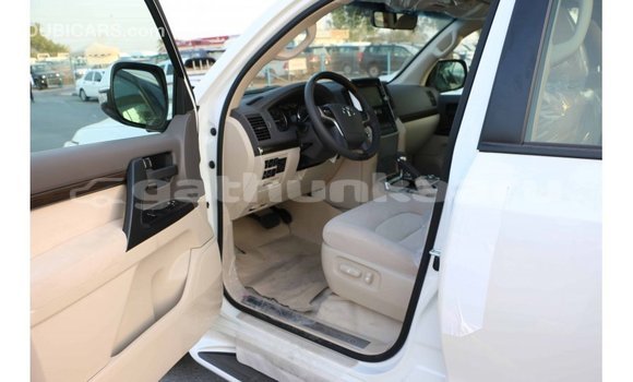 Buy Import Toyota Land Cruiser White Car in Import - Dubai in Baa Buy Import Toyota Land Cruiser White Car in Import - Dubai in Baa