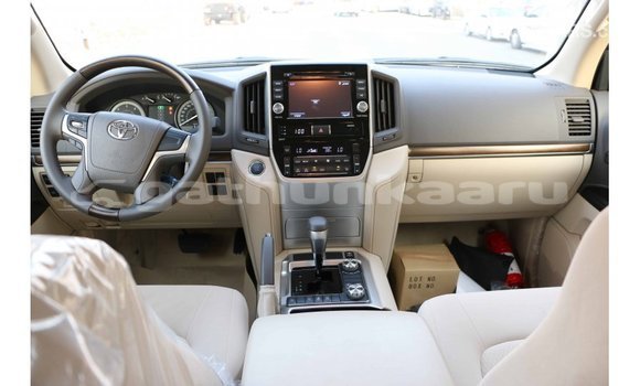 Buy Import Toyota Land Cruiser White Car in Import - Dubai in Baa Buy Import Toyota Land Cruiser White Car in Import - Dubai in Baa