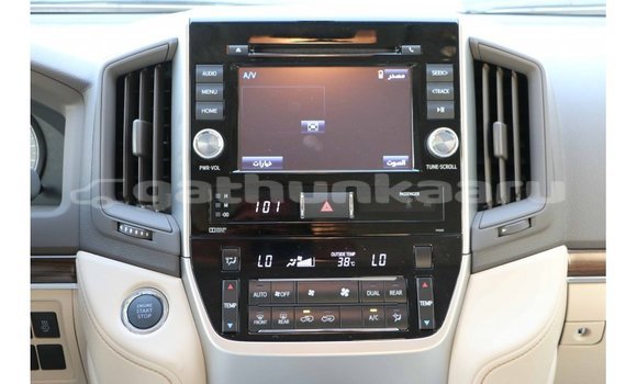 Buy Import Toyota Land Cruiser White Car in Import - Dubai in Baa Buy Import Toyota Land Cruiser White Car in Import - Dubai in Baa