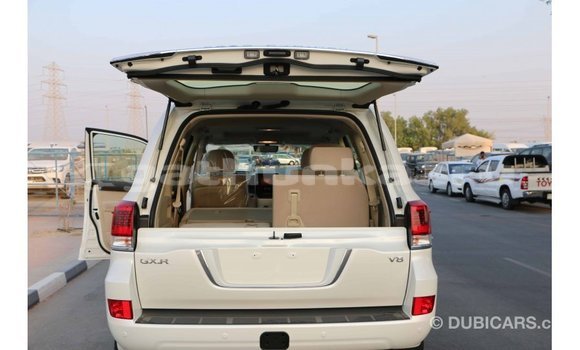 Buy Import Toyota Land Cruiser White Car in Import - Dubai in Baa Buy Import Toyota Land Cruiser White Car in Import - Dubai in Baa