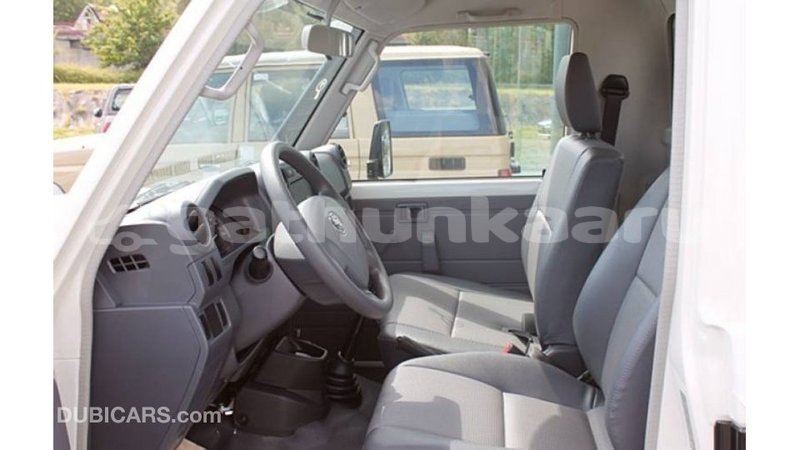 Big with watermark toyota land cruiser baa import dubai 2596