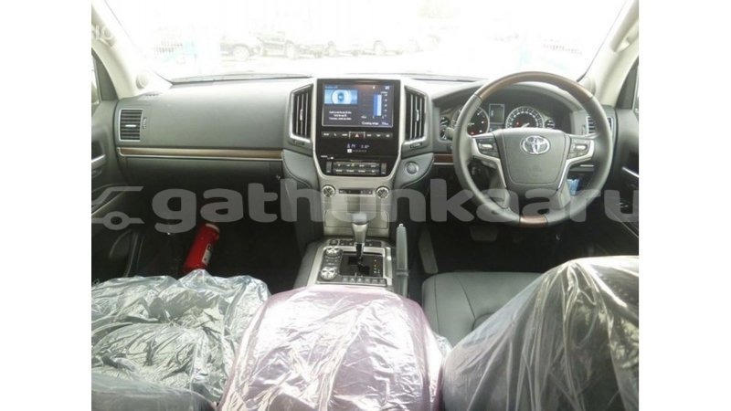 Big with watermark toyota land cruiser baa import dubai 2604