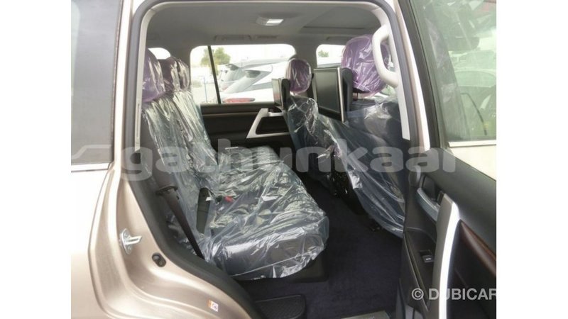 Big with watermark toyota land cruiser baa import dubai 2604