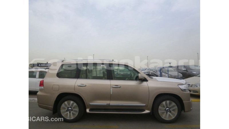 Big with watermark toyota land cruiser baa import dubai 2604