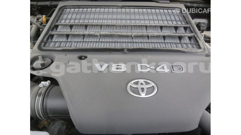 Big with watermark toyota land cruiser baa import dubai 2604