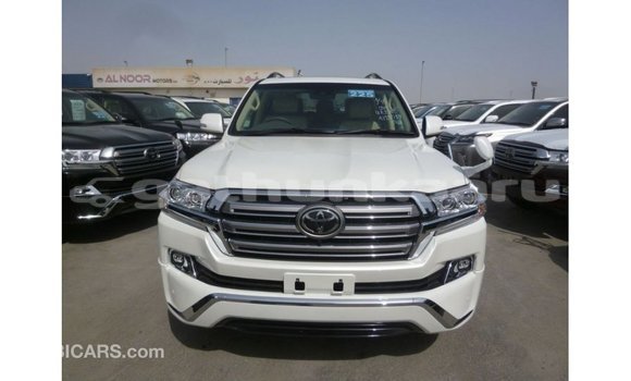 Buy Import Toyota Land Cruiser White Car in Import - Dubai in Baa Buy Import Toyota Land Cruiser White Car in Import - Dubai in Baa