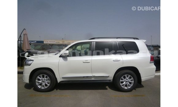 Buy Import Toyota Land Cruiser White Car in Import - Dubai in Baa Buy Import Toyota Land Cruiser White Car in Import - Dubai in Baa