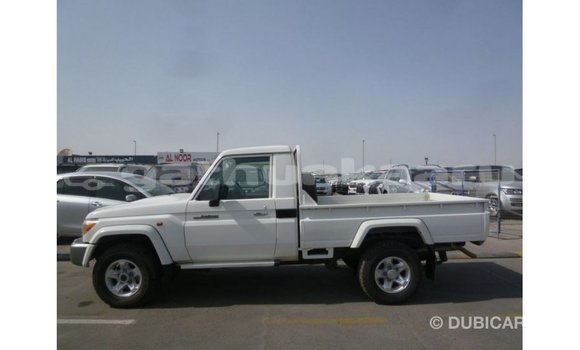 Buy Import Toyota Land Cruiser White Car in Import - Dubai in Baa Buy Import Toyota Land Cruiser White Car in Import - Dubai in Baa