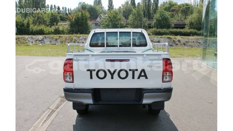 Big with watermark toyota hilux baa import dubai 2610