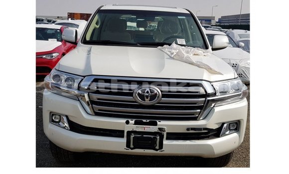 Buy Import Toyota Land Cruiser White Car in Import - Dubai in Baa Buy Import Toyota Land Cruiser White Car in Import - Dubai in Baa