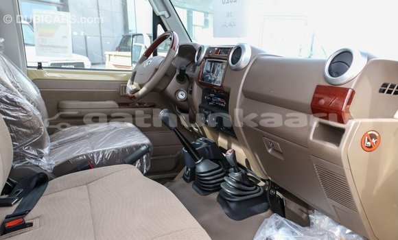 Buy Import Toyota Land Cruiser Beige Car in Import - Dubai in Baa Buy Import Toyota Land Cruiser Beige Car in Import - Dubai in Baa