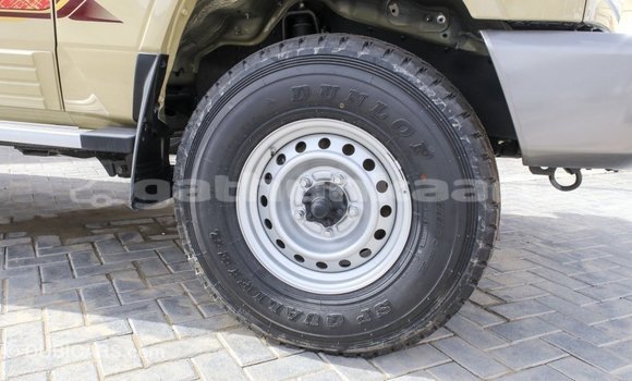 Buy Import Toyota Land Cruiser Beige Car in Import - Dubai in Baa Buy Import Toyota Land Cruiser Beige Car in Import - Dubai in Baa