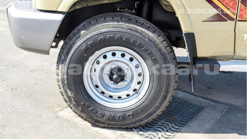 Big with watermark toyota land cruiser baa import dubai 2619
