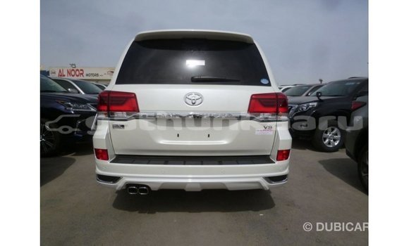 Buy Import Toyota Land Cruiser White Car in Import - Dubai in Baa Buy Import Toyota Land Cruiser White Car in Import - Dubai in Baa