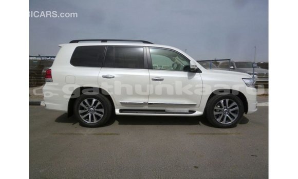 Buy Import Toyota Land Cruiser White Car in Import - Dubai in Baa Buy Import Toyota Land Cruiser White Car in Import - Dubai in Baa