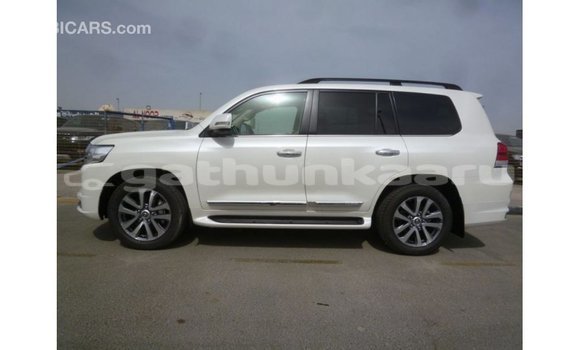 Buy Import Toyota Land Cruiser White Car in Import - Dubai in Baa Buy Import Toyota Land Cruiser White Car in Import - Dubai in Baa