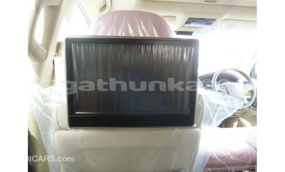 Buy Import Toyota Land Cruiser White Car in Import - Dubai in Baa Buy Import Toyota Land Cruiser White Car in Import - Dubai in Baa