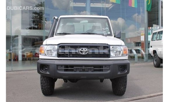 Buy Import Toyota Land Cruiser White Car in Import - Dubai in Baa Buy Import Toyota Land Cruiser White Car in Import - Dubai in Baa