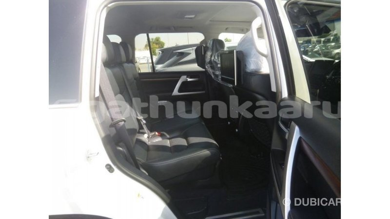 Big with watermark toyota land cruiser baa import dubai 2635