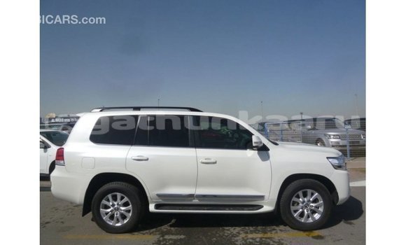 Buy Import Toyota Land Cruiser White Car in Import - Dubai in Baa Buy Import Toyota Land Cruiser White Car in Import - Dubai in Baa